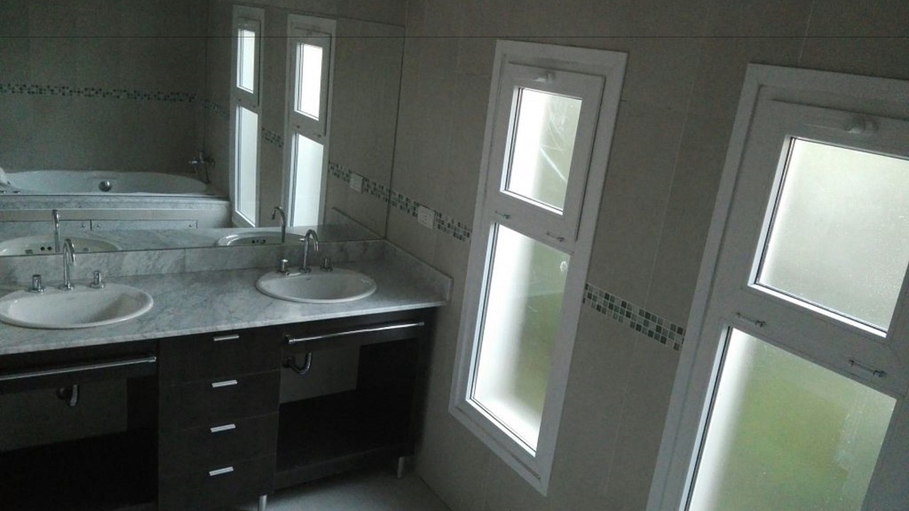 Photo of Bathroom in Tandil