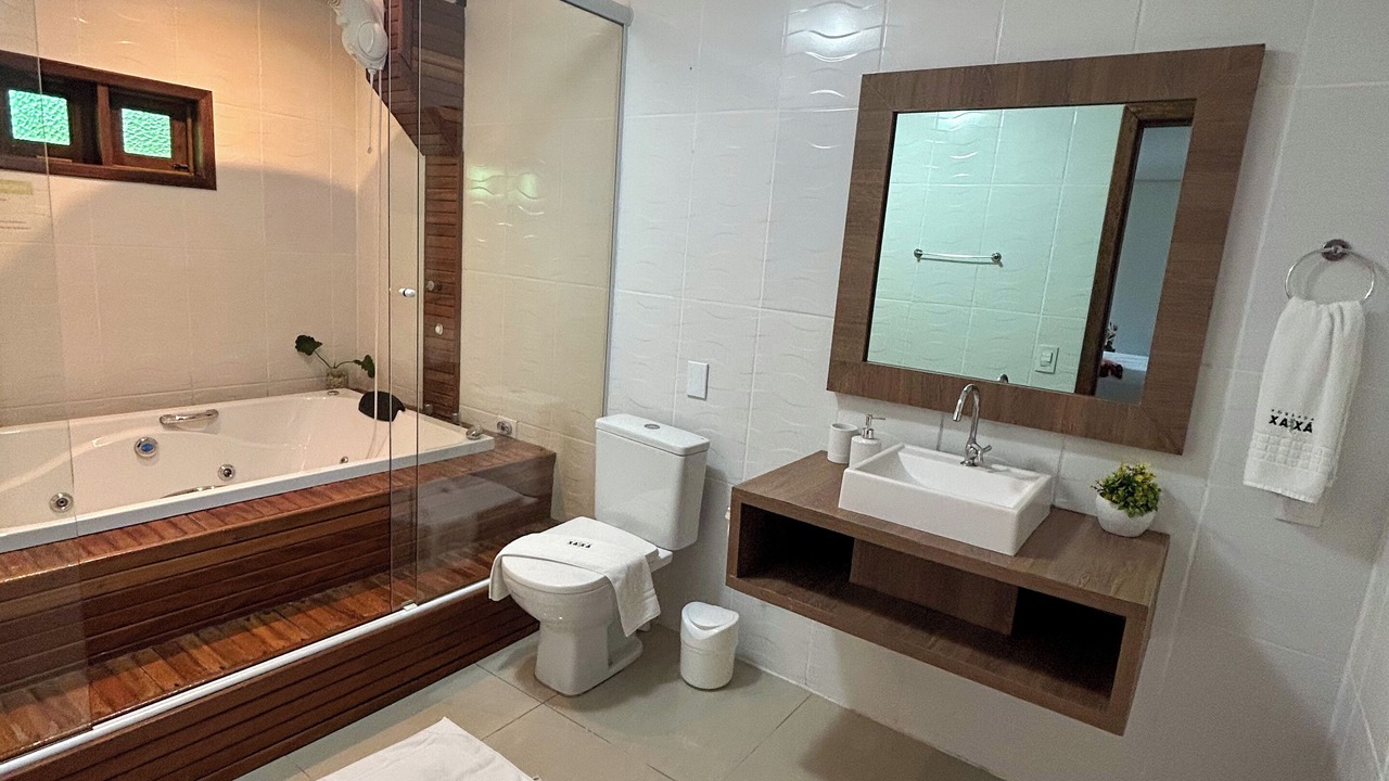 Photo of Bathroom in Guarda do Embau