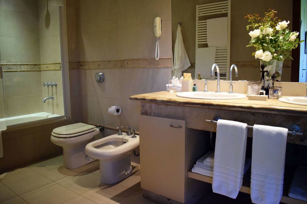 Photo of Bathroom in Vista Flores