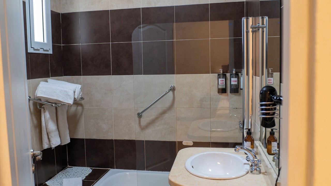 Photo of Bathroom in Avellaneda Department