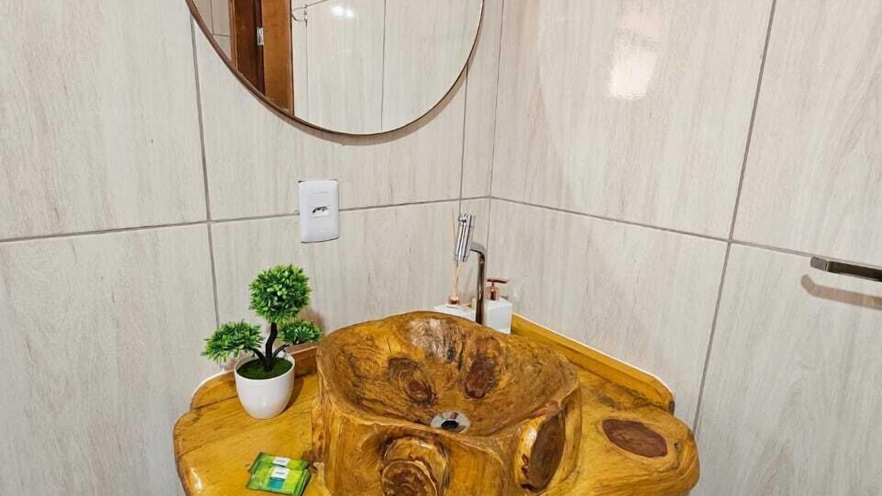 Photo of Bathroom in Camanducaia
