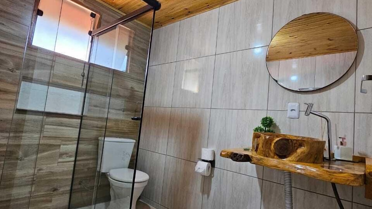 Photo of Bathroom in Camanducaia