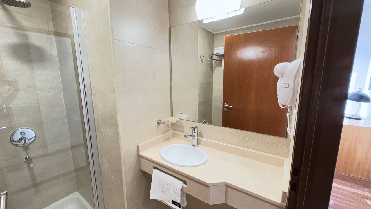 Photo of Bathroom in Microcentro