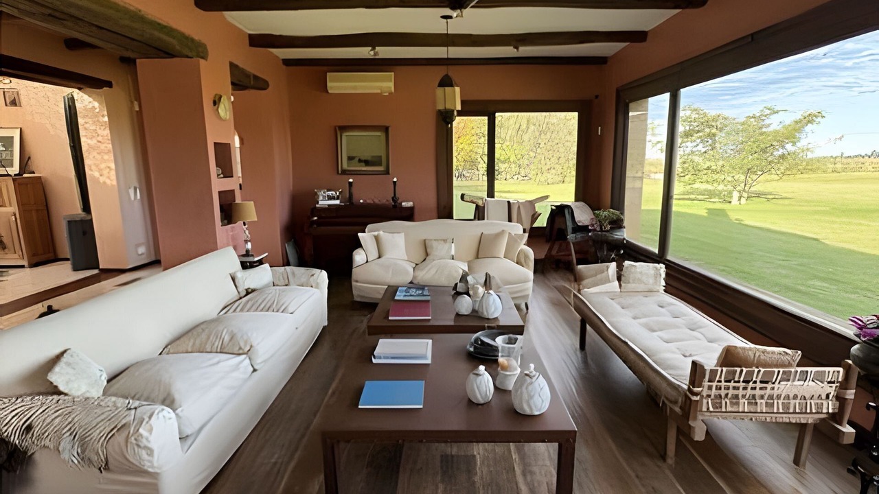 Photo of Livingroom in Abbott