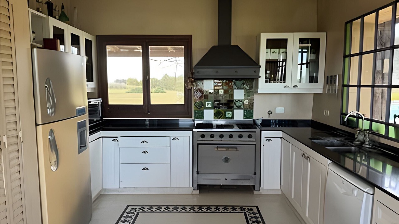 Photo of Kitchen in Abbott