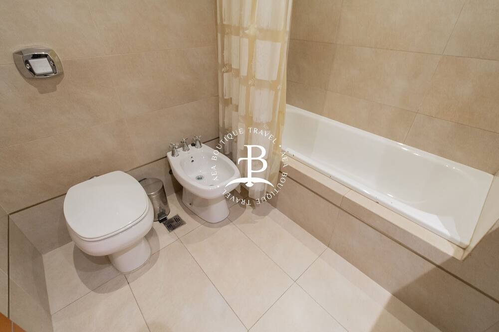 Photo of Bathroom in Villa del Parque