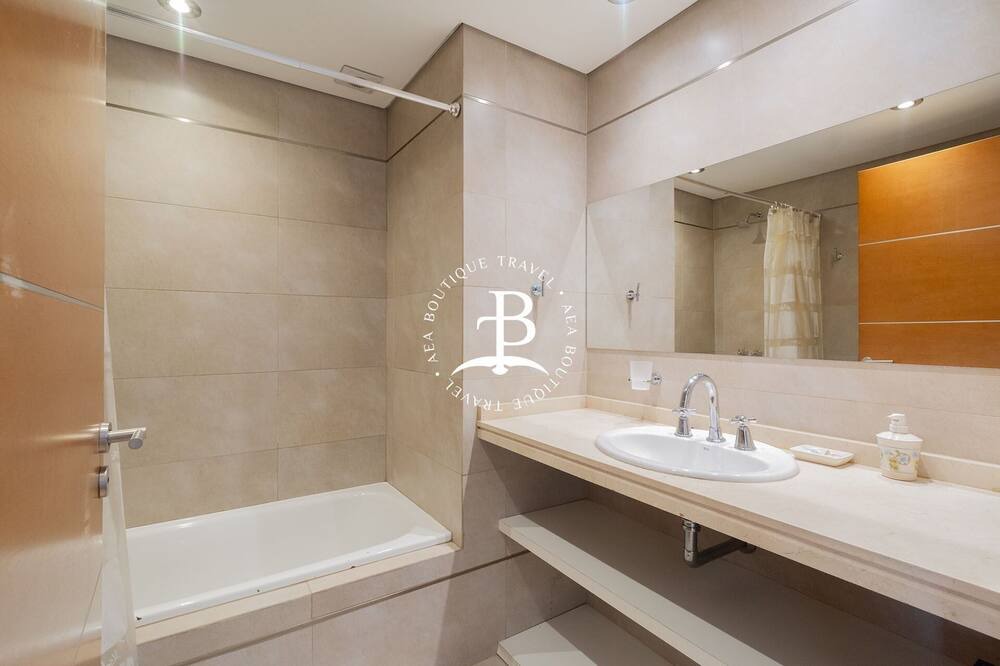 Photo of Bathroom in Villa del Parque