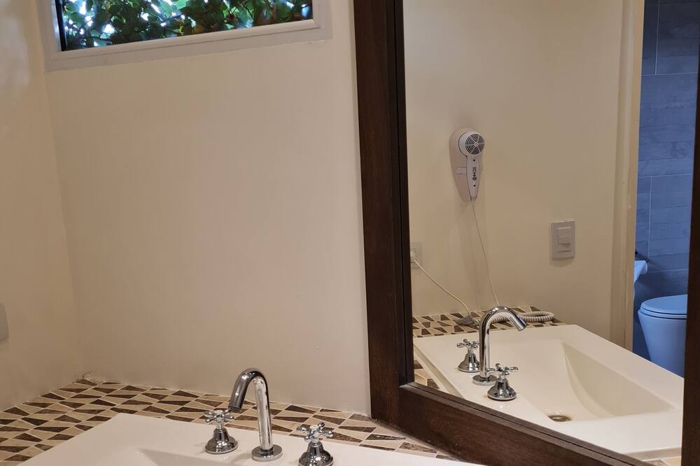Photo of Bathroom in Loma Verde