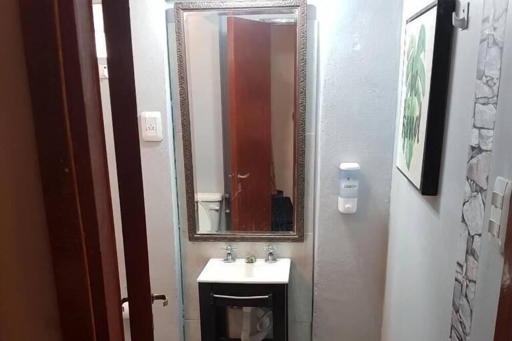 Photo of Bathroom in Maipu