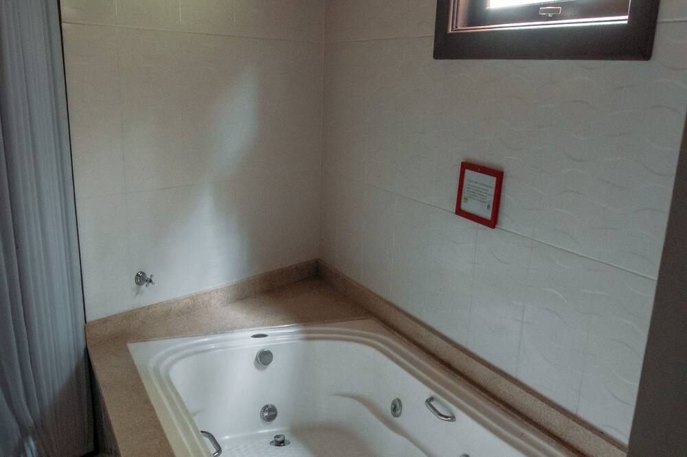 Photo of Bathroom in Guarda do Embau