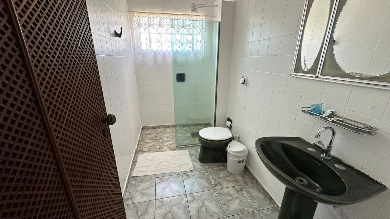 Photo of Bathroom in Jacarezinho