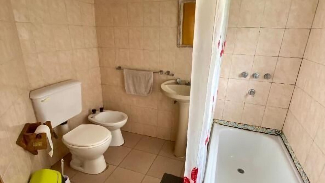 Photo of Bathroom in Reyes