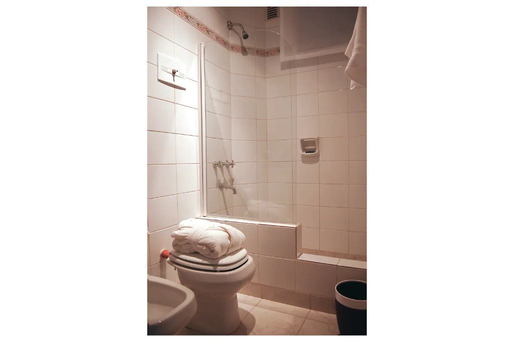 Photo of Bathroom in Microcentro