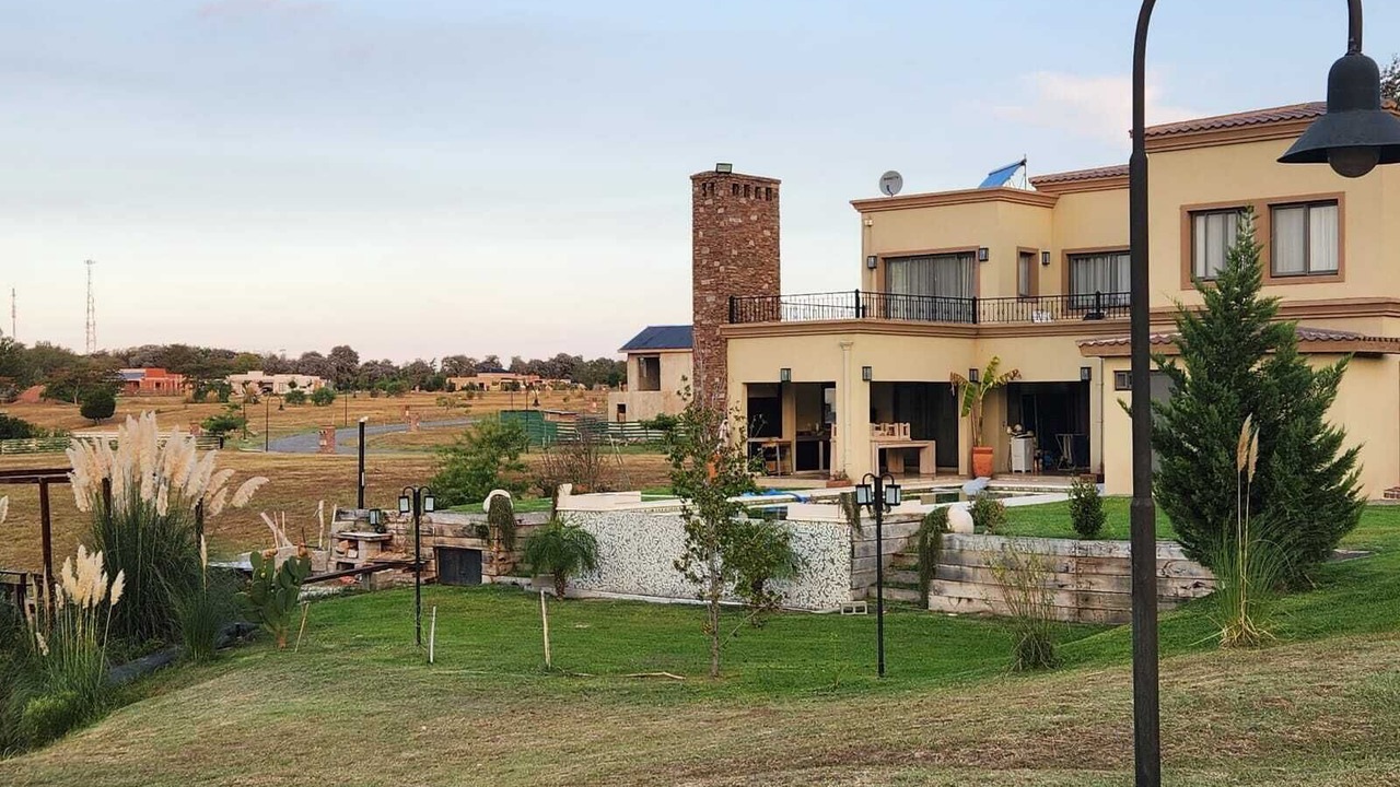 Photo of Outdoor in Pilar