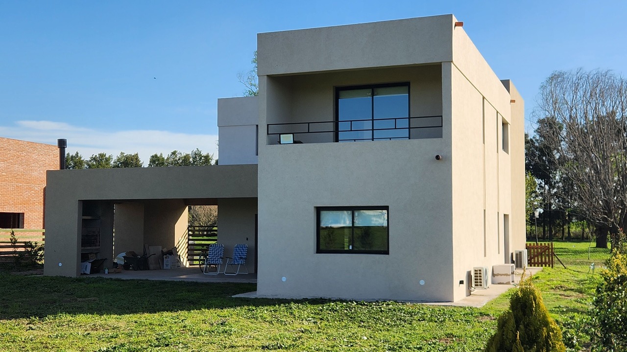 Photo of Outdoor in Pilar