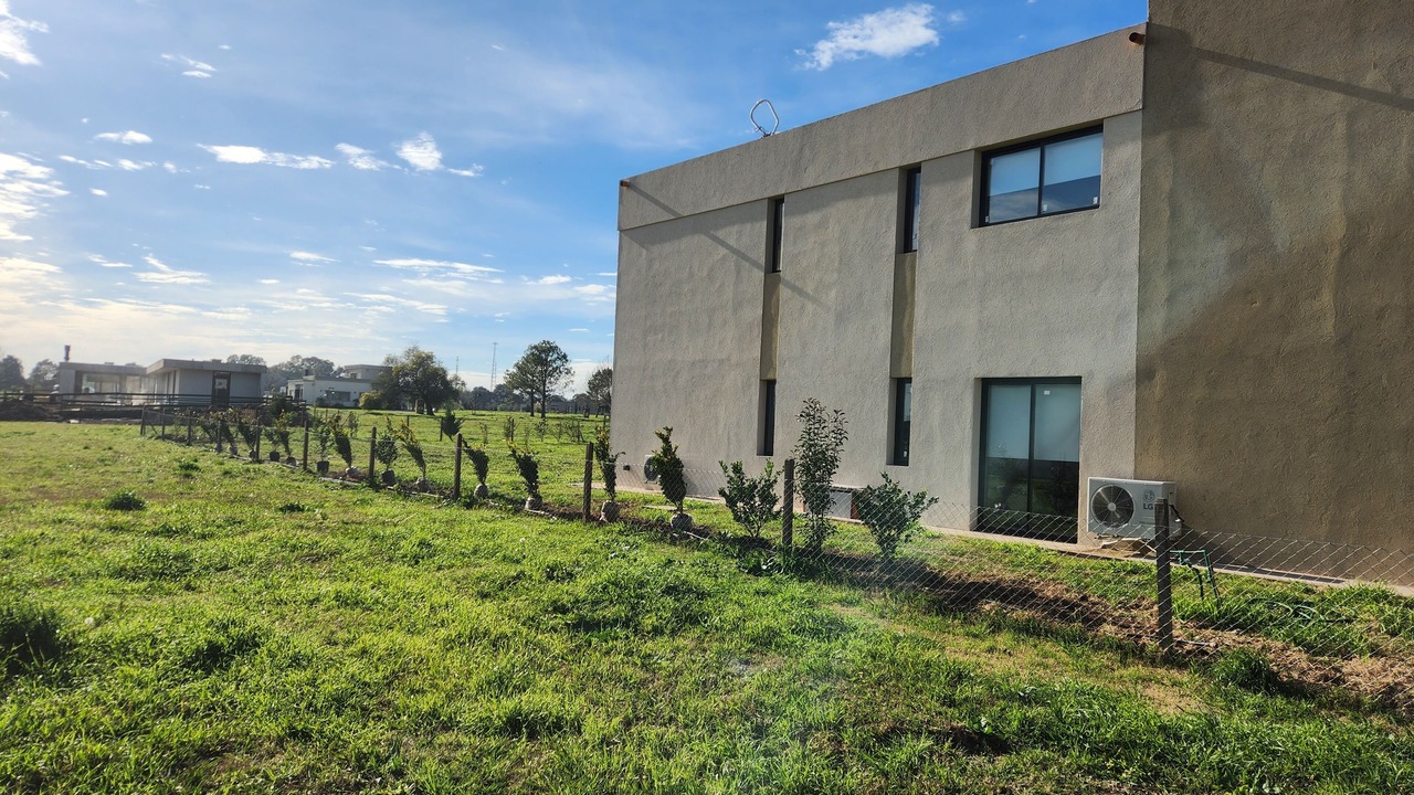 Photo of Outdoor in Pilar