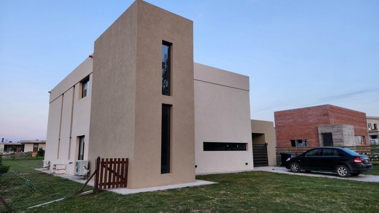 Photo of Outdoor in Pilar