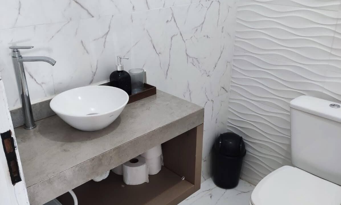 Photo of Bathroom in Salinas