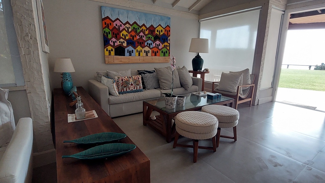 Photo of Livingroom in Praia Rasa