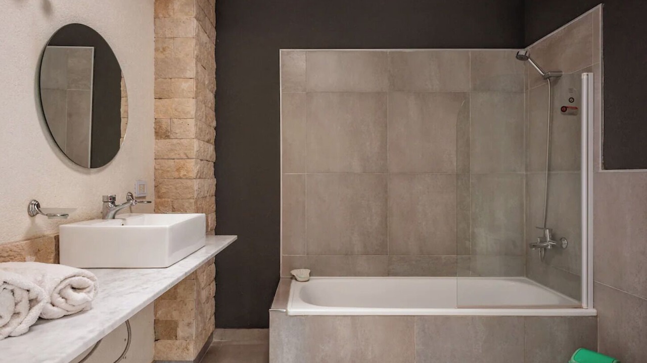 Photo of Bathroom in Del Viso