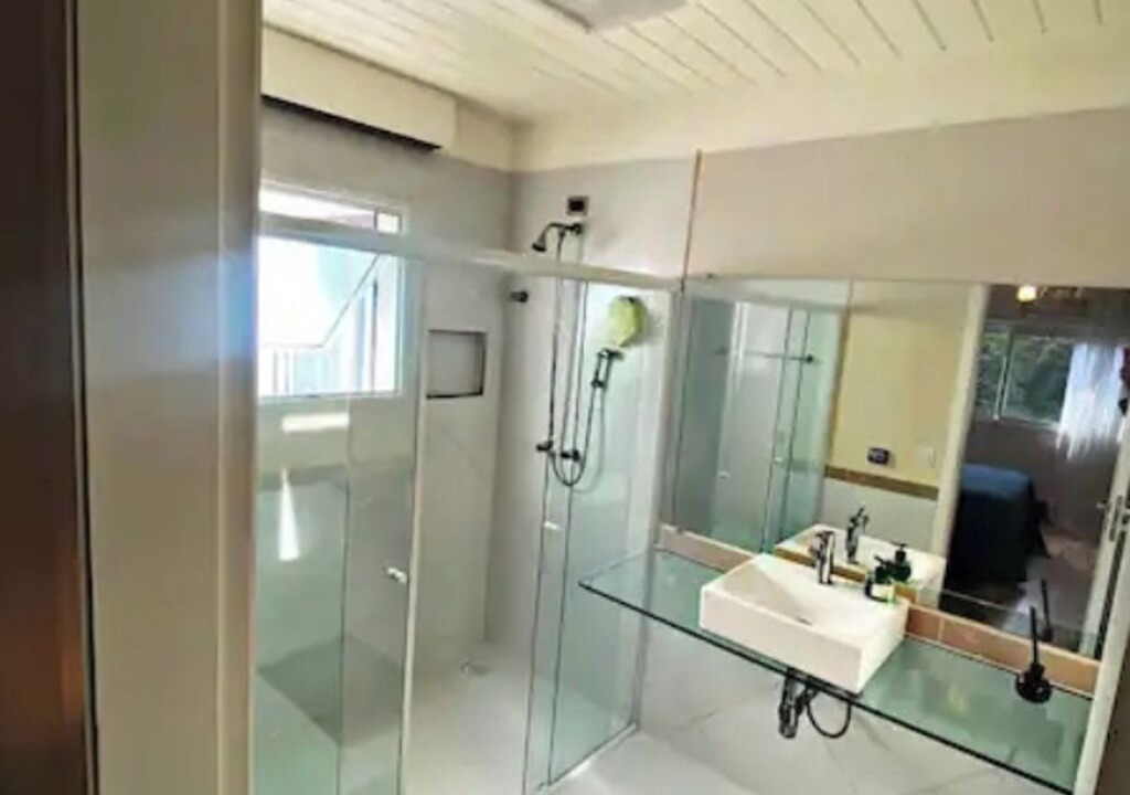 Photo of Bathroom in Vila Everest