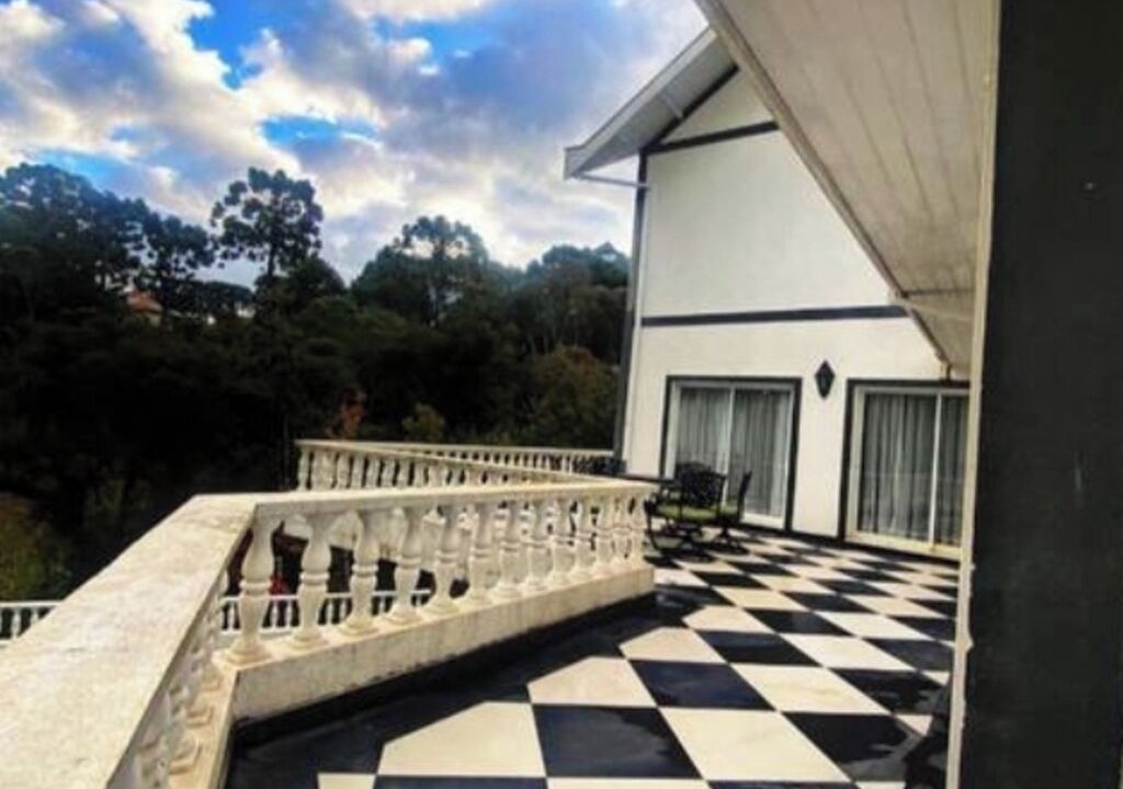 Photo of Patio Balcony in Vila Everest