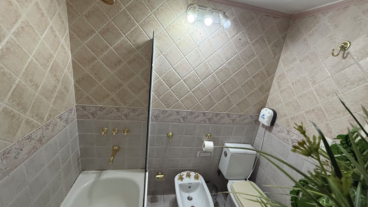Photo of Bathroom in Microcentro