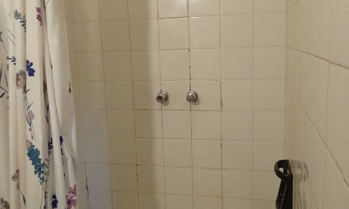 Photo of Bathroom in Flores