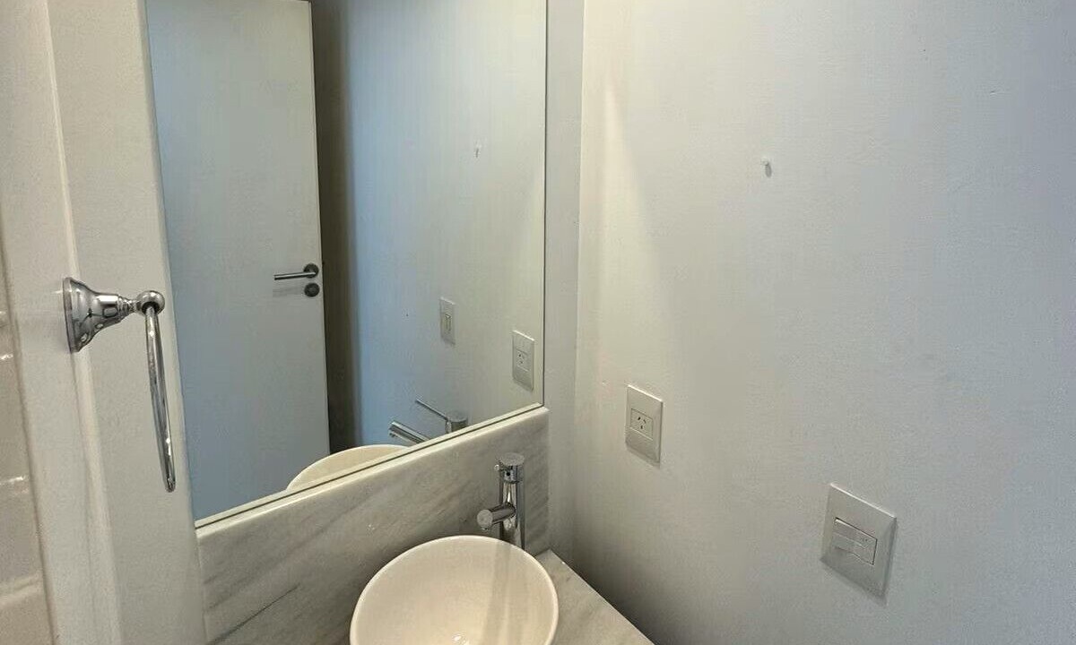 Photo of Bathroom in Flores