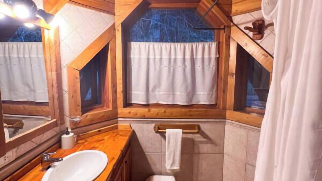 Photo of Bathroom in Villa La Angostura