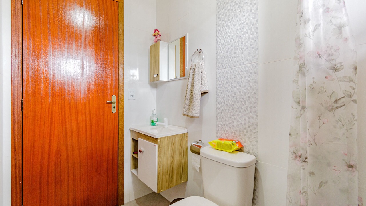 Photo of Bathroom in Praia da Armacao do Itapocoroi
