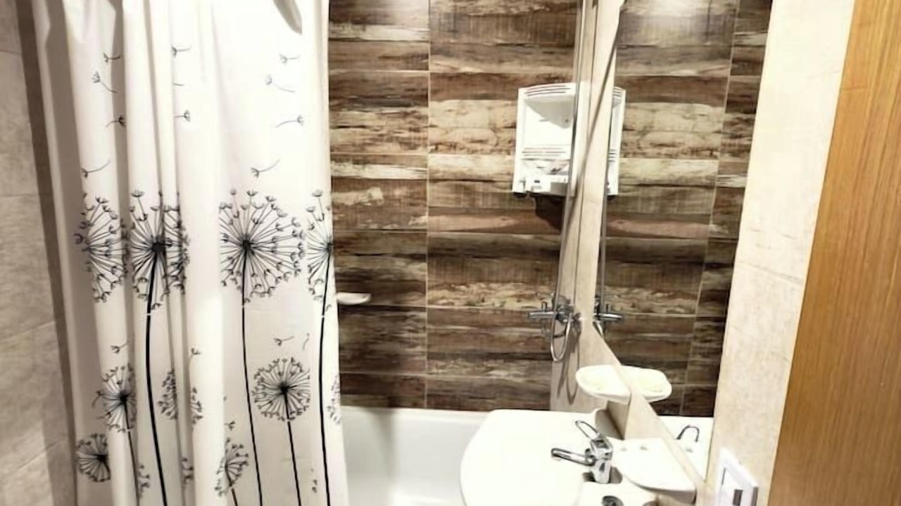 Photo of Bathroom in Flores