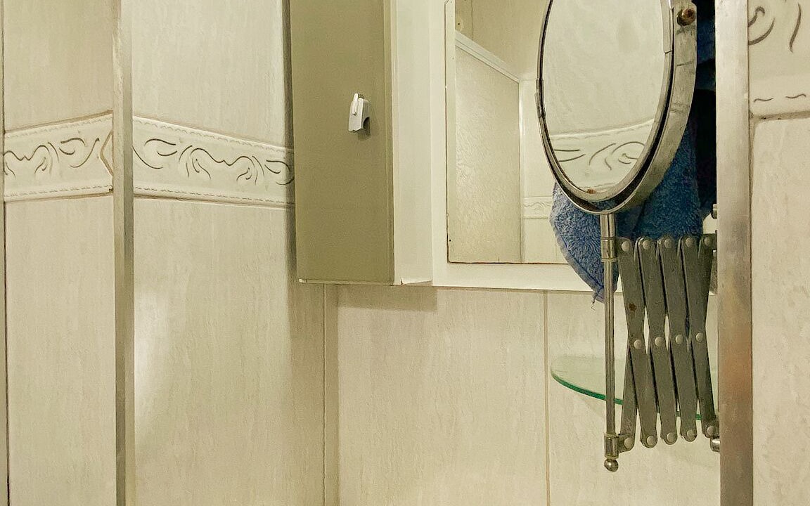 Photo of Bathroom in Canal