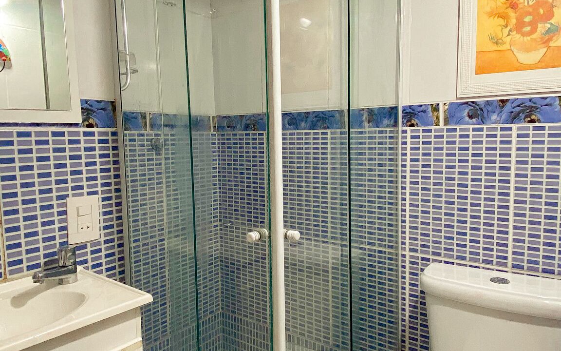 Photo of Bathroom in Canal