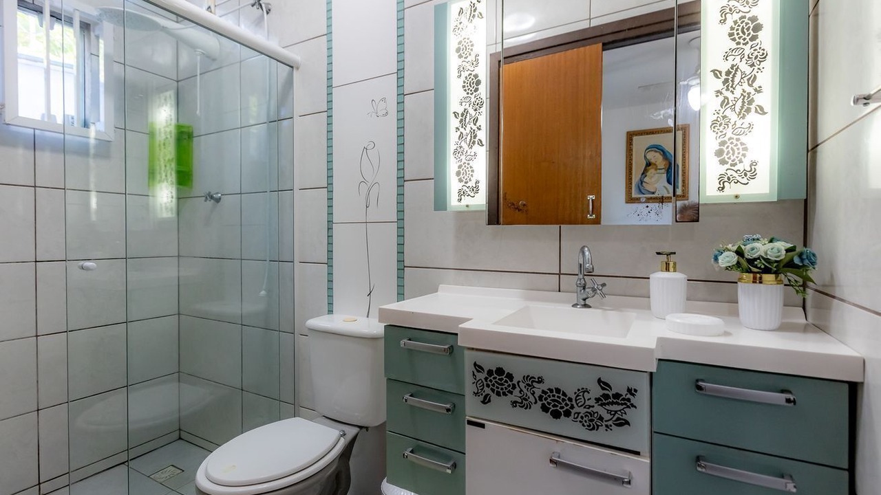 Photo of Bathroom in Meia Praia