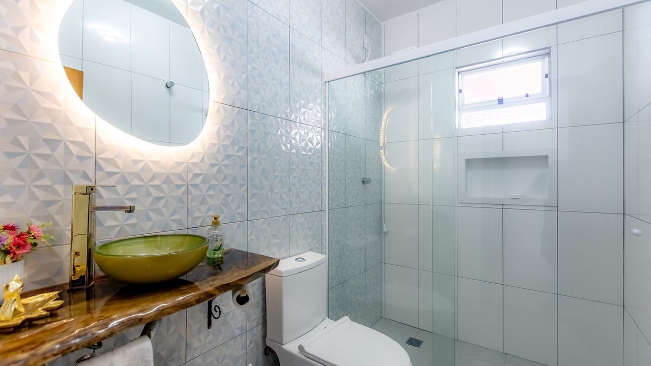 Photo of Bathroom in Meia Praia