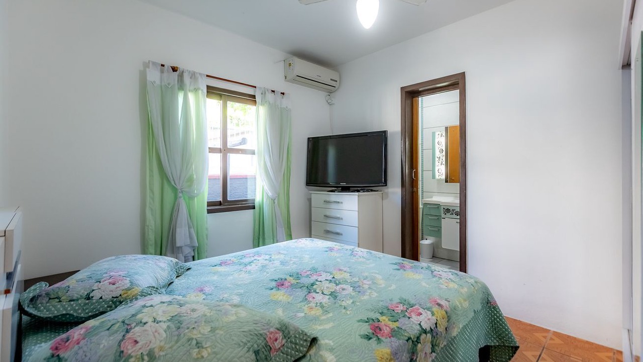 Photo of Bedroom in Meia Praia