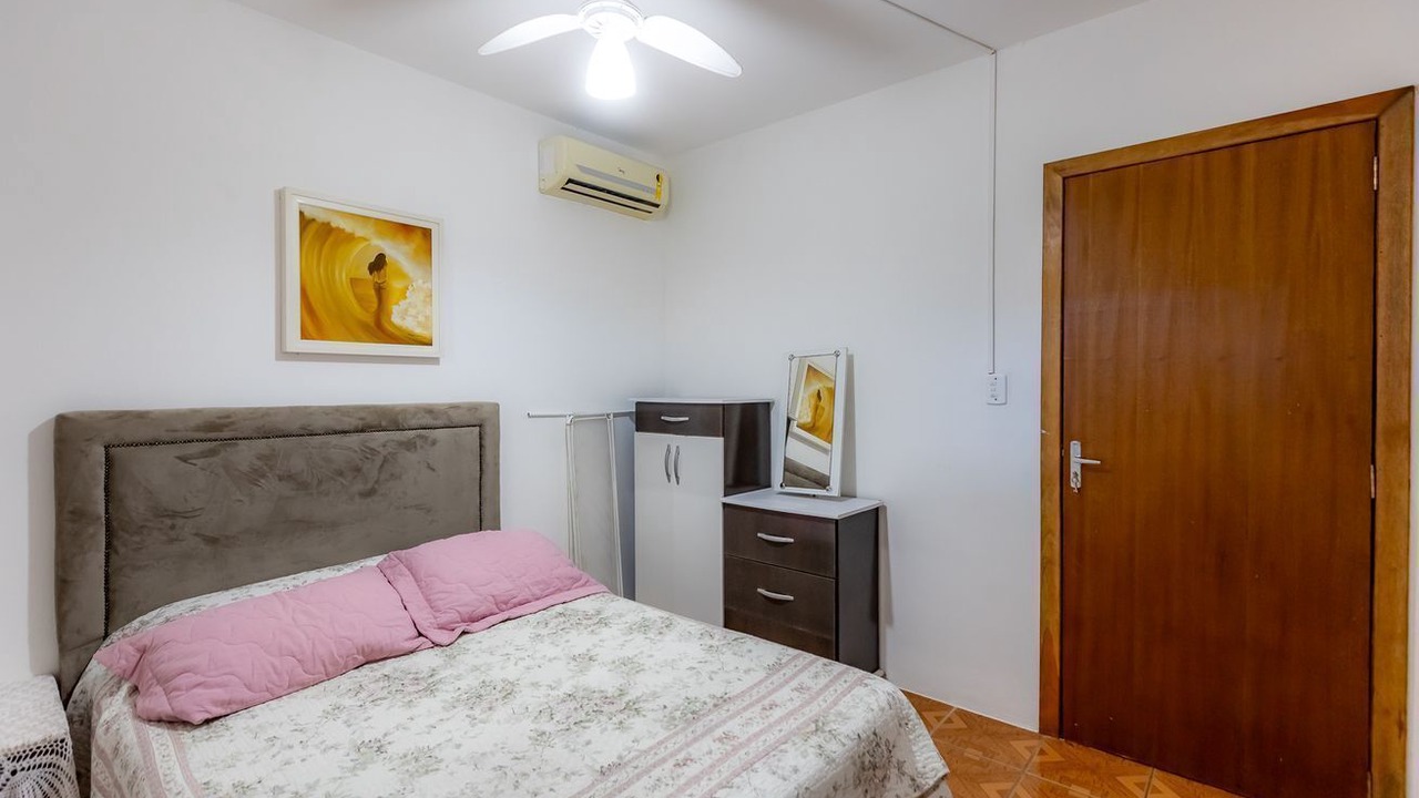 Photo of Bedroom in Meia Praia