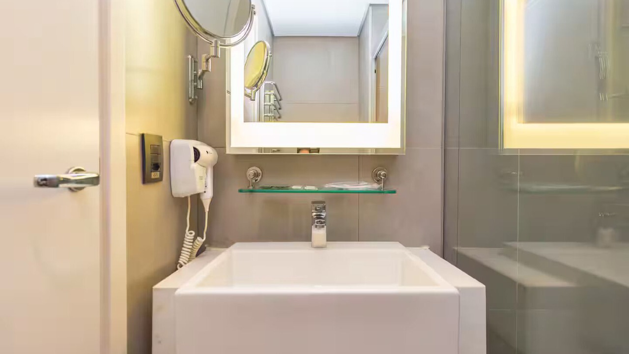 Photo of Bathroom in Alphaville Industrial