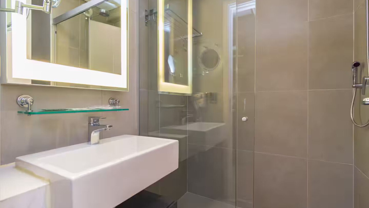 Photo of Bathroom in Alphaville Industrial