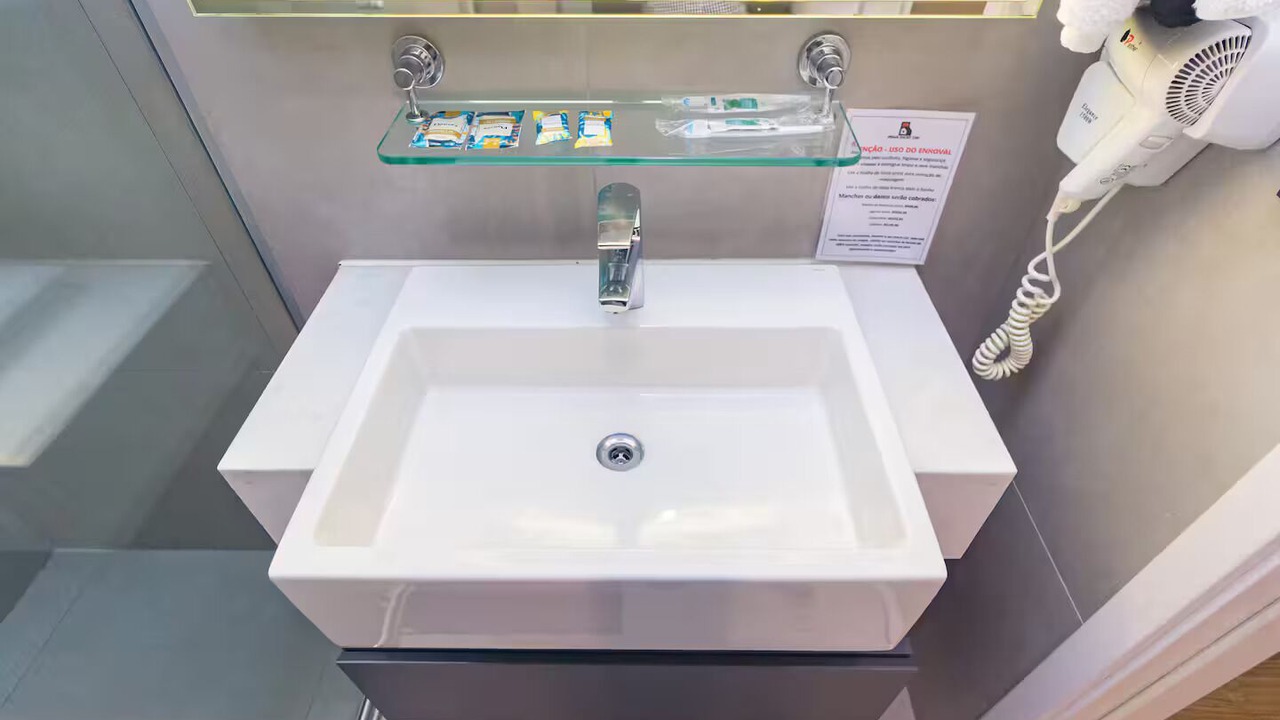 Photo of Bathroom in Alphaville Industrial