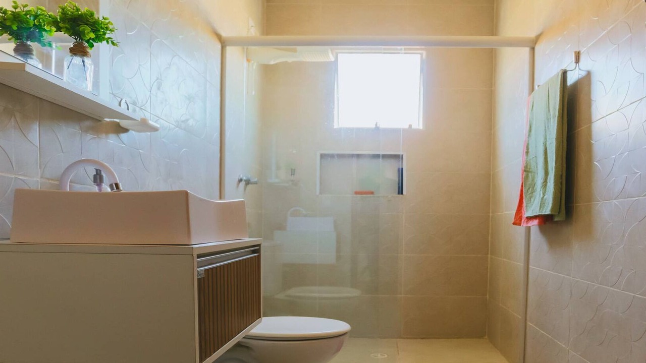 Photo of Bathroom in Alambari