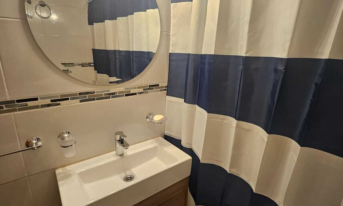 Photo of Bathroom in Flores
