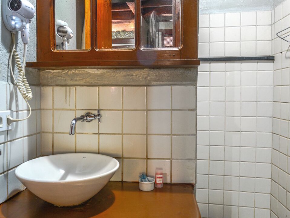 Photo of Bathroom in Portinho