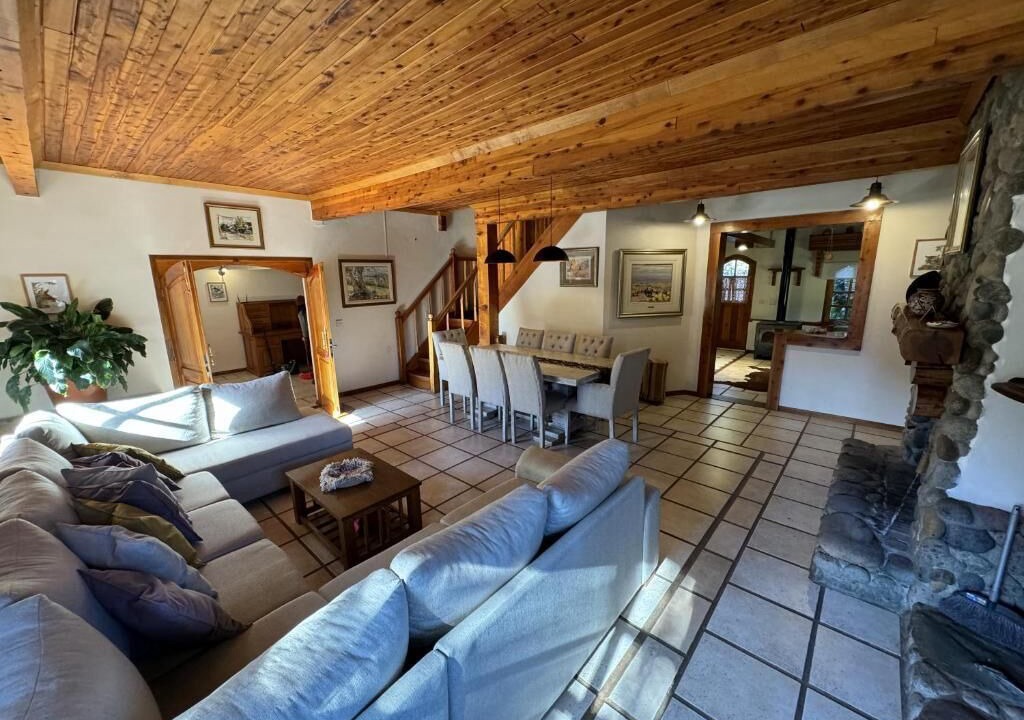 Photo of Livingroom in Lolog