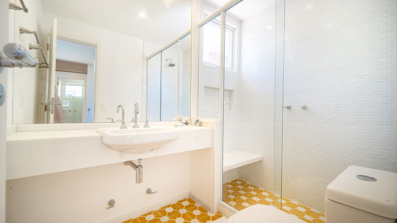 Photo of Bathroom in Praia Rasa