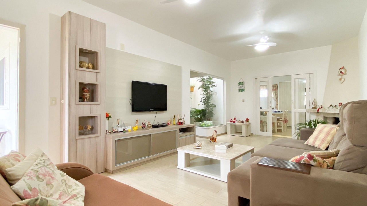 Photo of Livingroom in Laguna