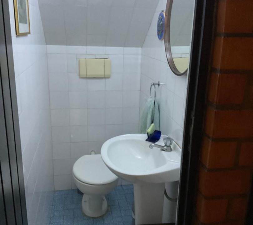 Photo of Bathroom in Canal