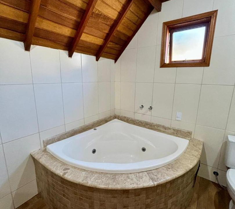 Photo of Bathroom in Camanducaia
