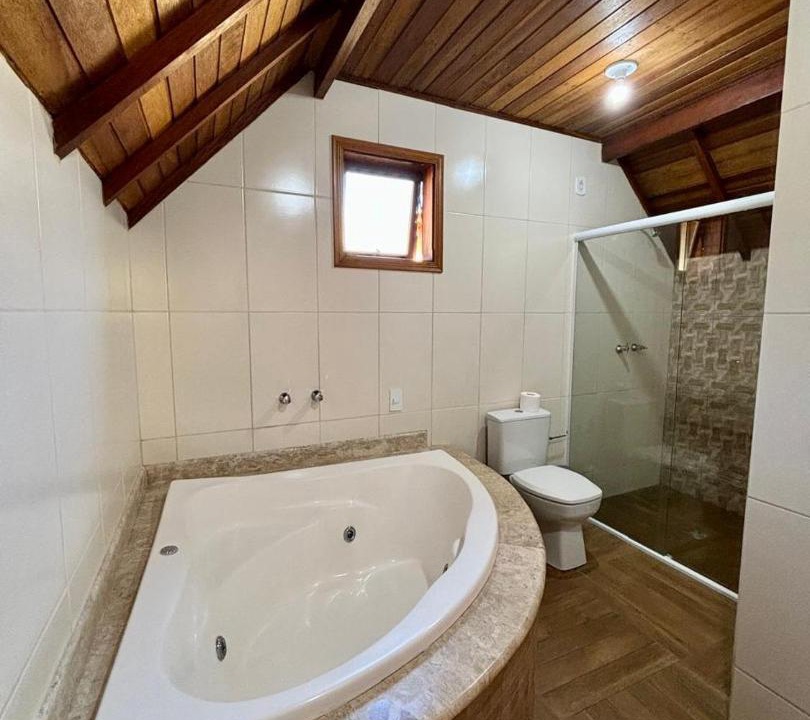 Photo of Bathroom in Camanducaia